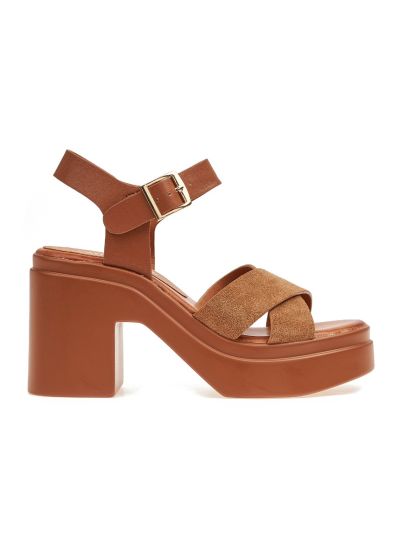 Sandals with criss cross straps - Camel